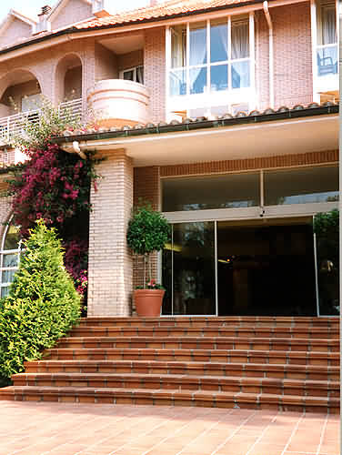 Entrance to Hotel Olimpo